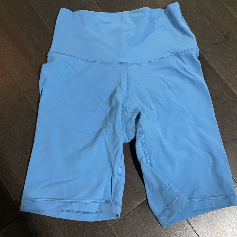 Aritzia Butter Shorts 7"